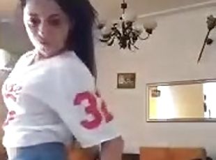 Girl Streams Her Drunk Friend Fuckin On Periscope